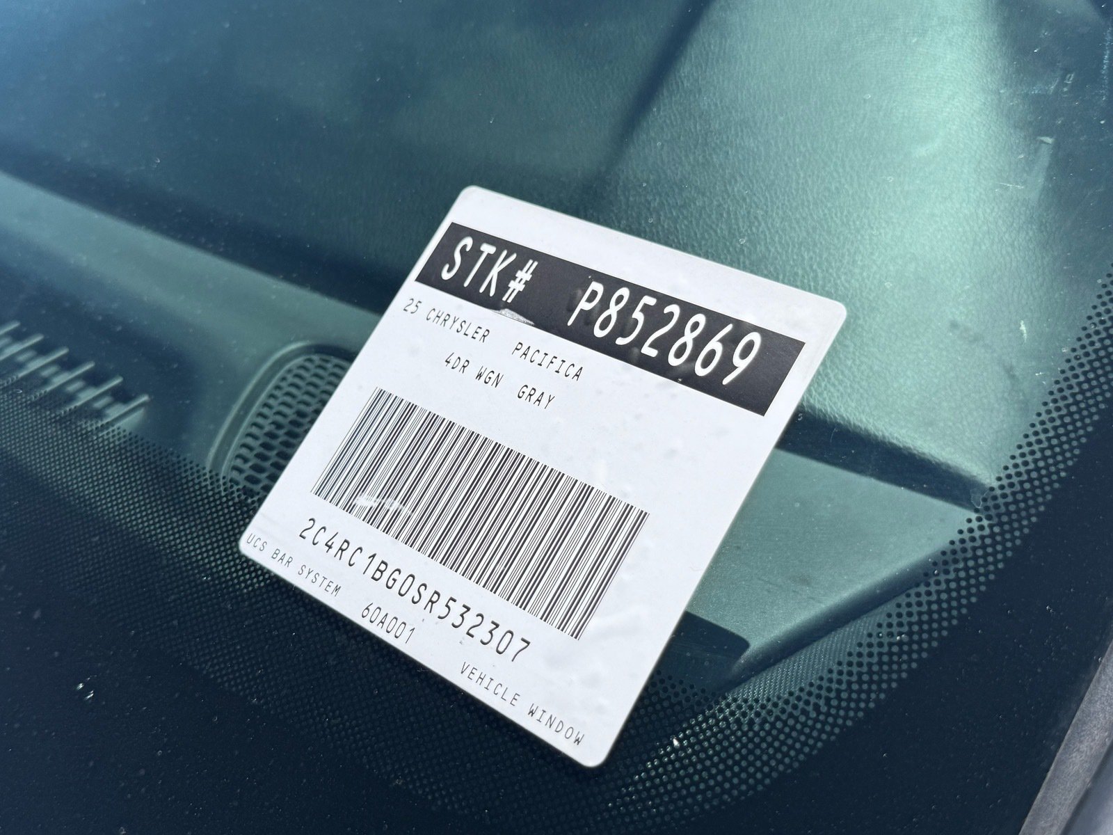 2025 Chrysler Pacifica Select — photo 33 thumbnail