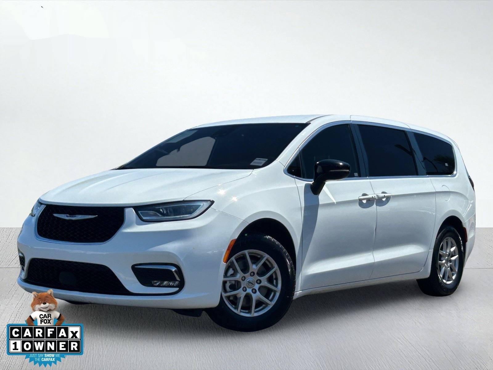 2025 Chrysler Pacifica Select — photo 1
