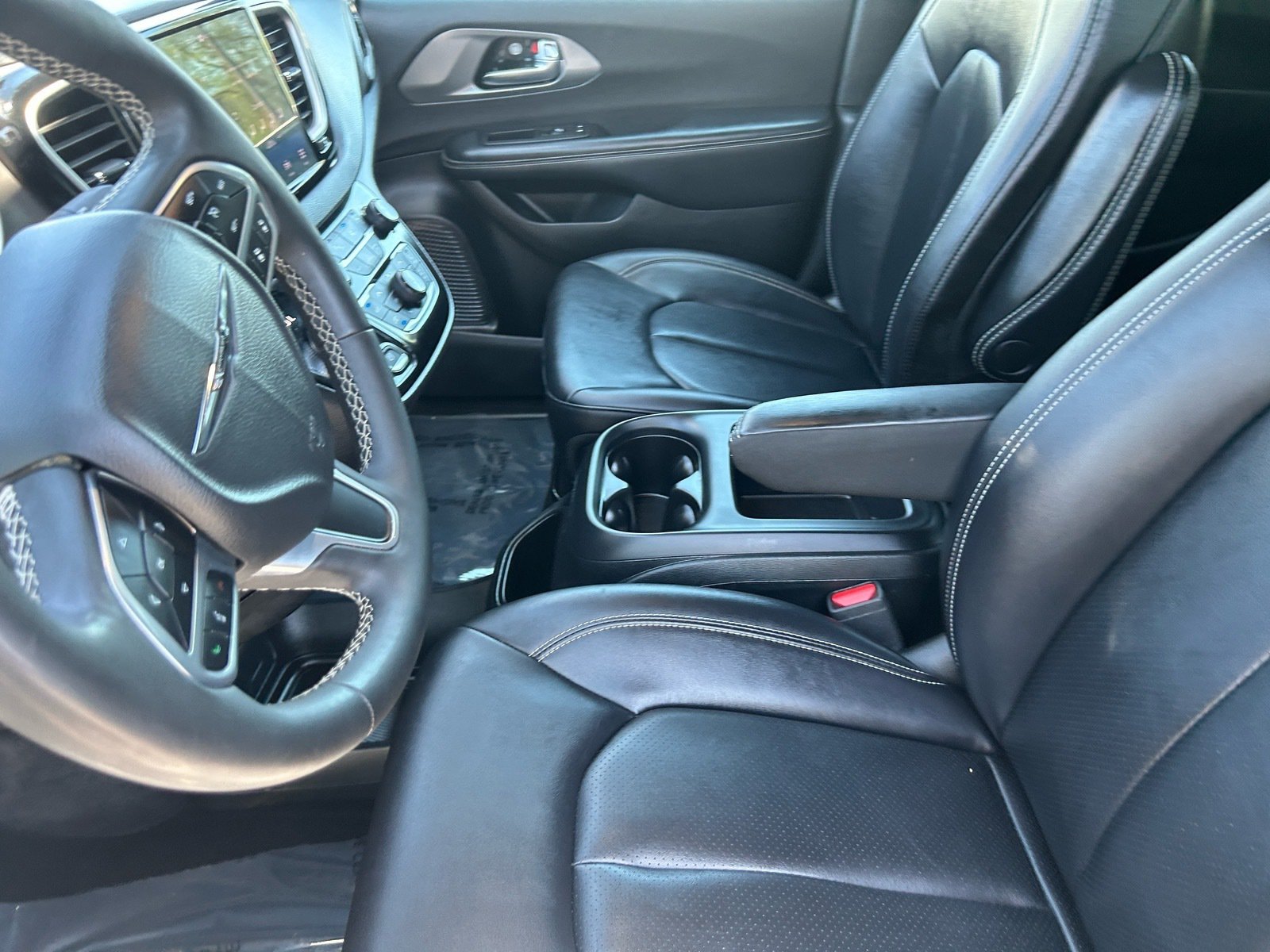 2025 Chrysler Pacifica Select — photo 18 thumbnail