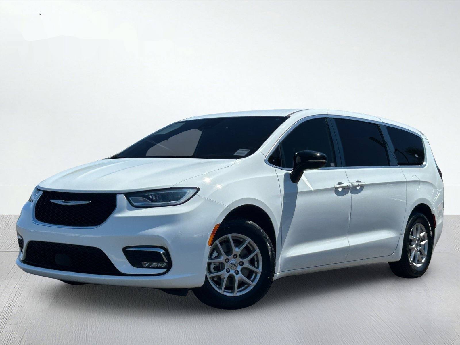 2025 Chrysler Pacifica Select — photo 2 thumbnail