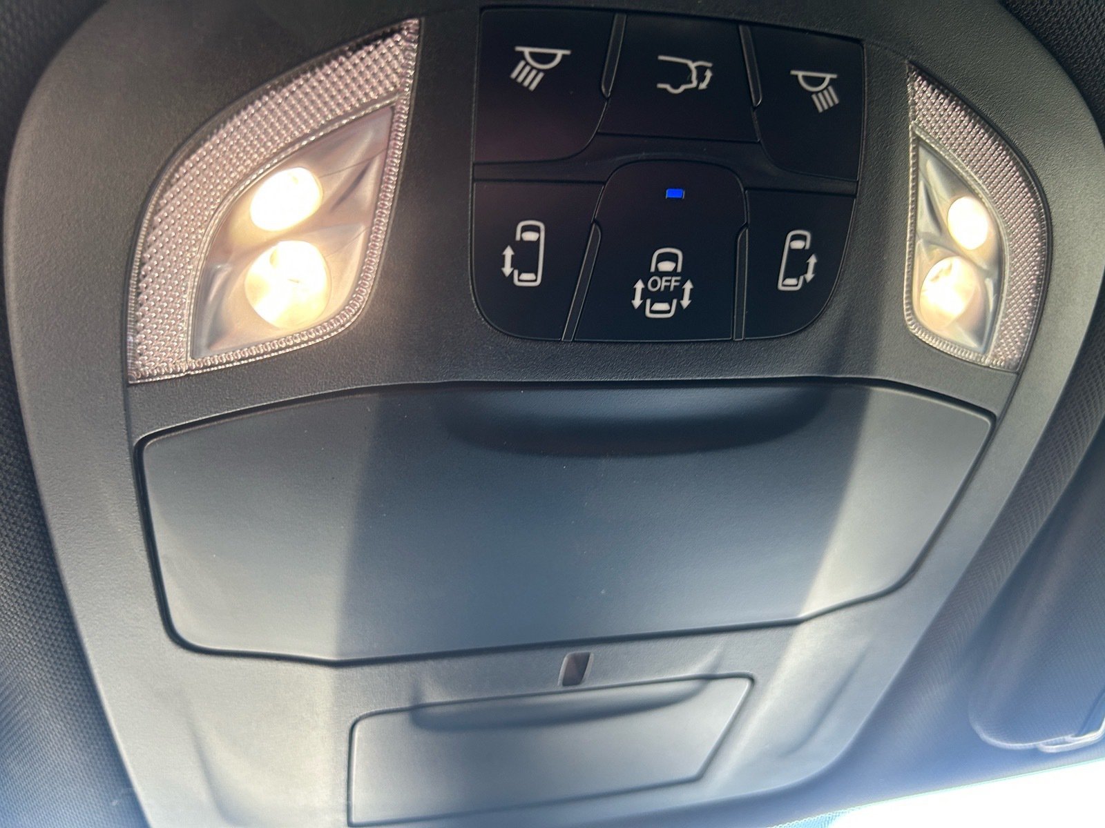2025 Chrysler Pacifica Select — photo 26 thumbnail
