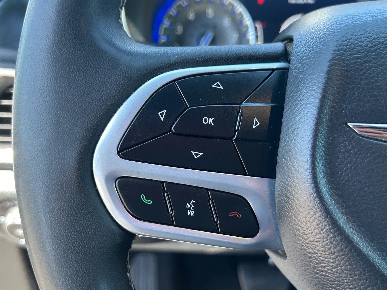 2025 Chrysler Pacifica Select — photo 28 thumbnail