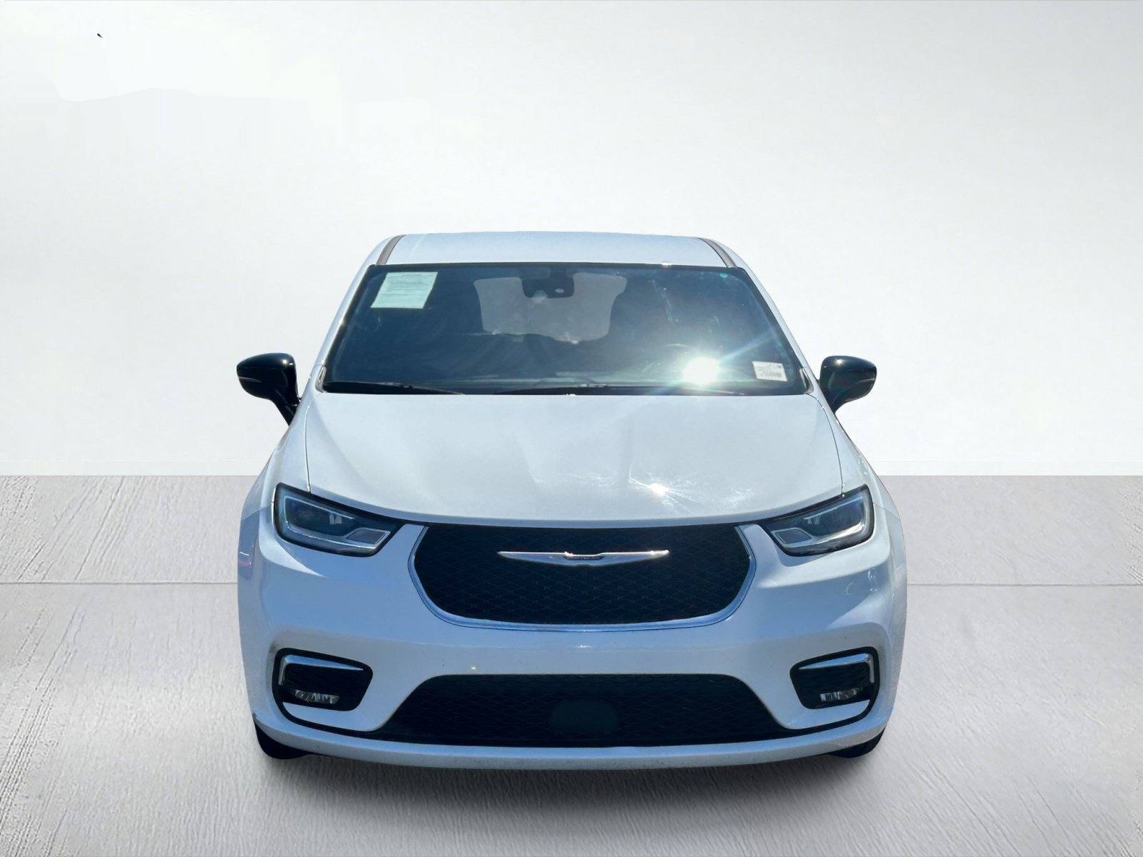 2025 Chrysler Pacifica Select — photo 8 thumbnail