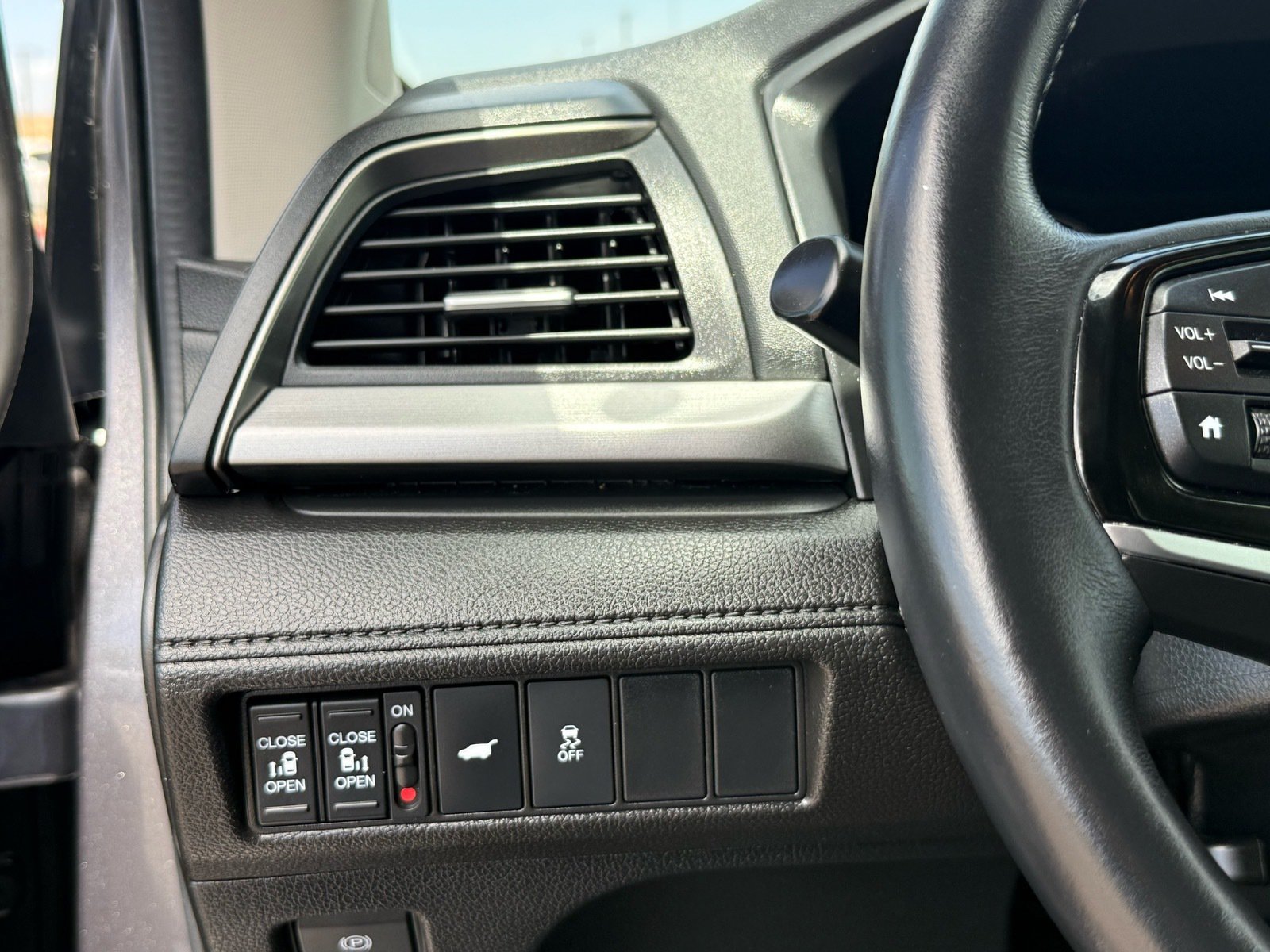 2025 Honda Odyssey EX-L — photo 14 thumbnail