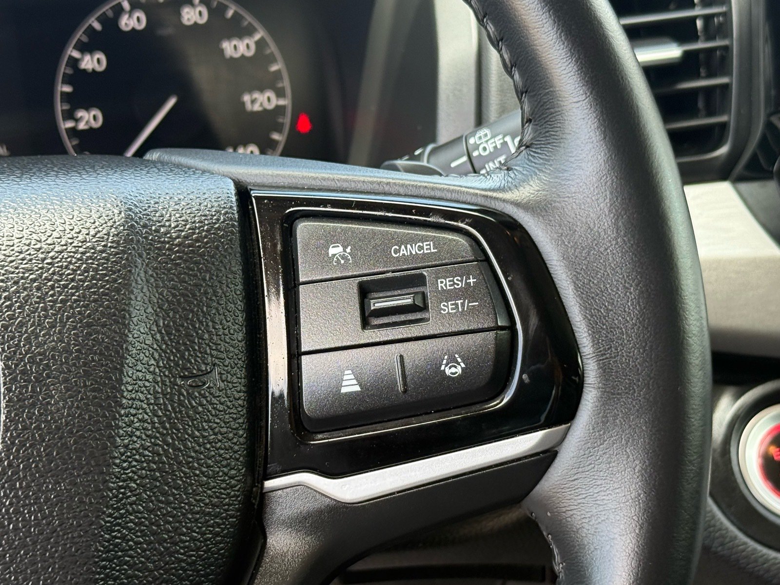 2025 Honda Odyssey EX-L — photo 17 thumbnail