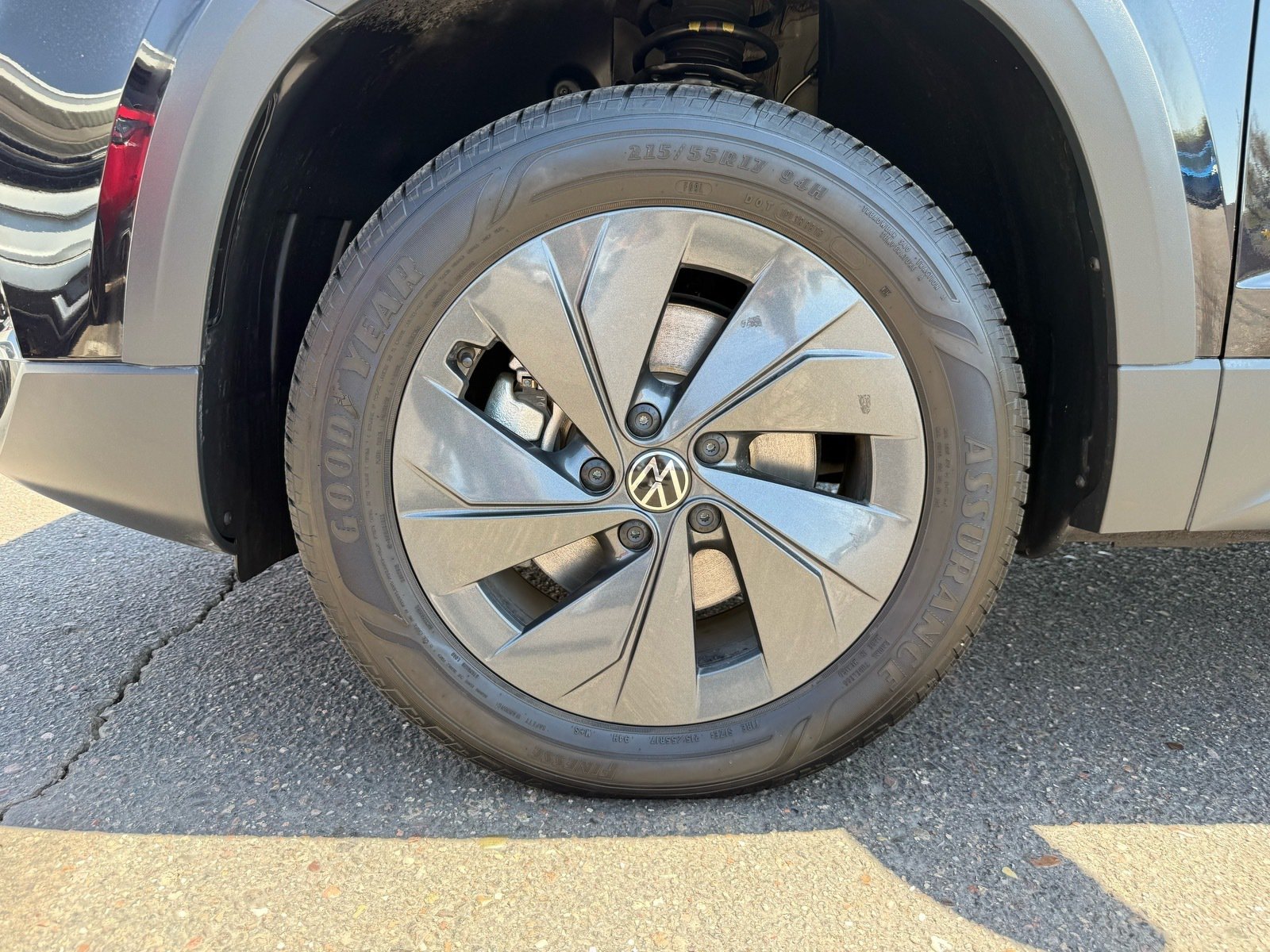 2025 Volkswagen Taos 1.5T S — photo 10 thumbnail
