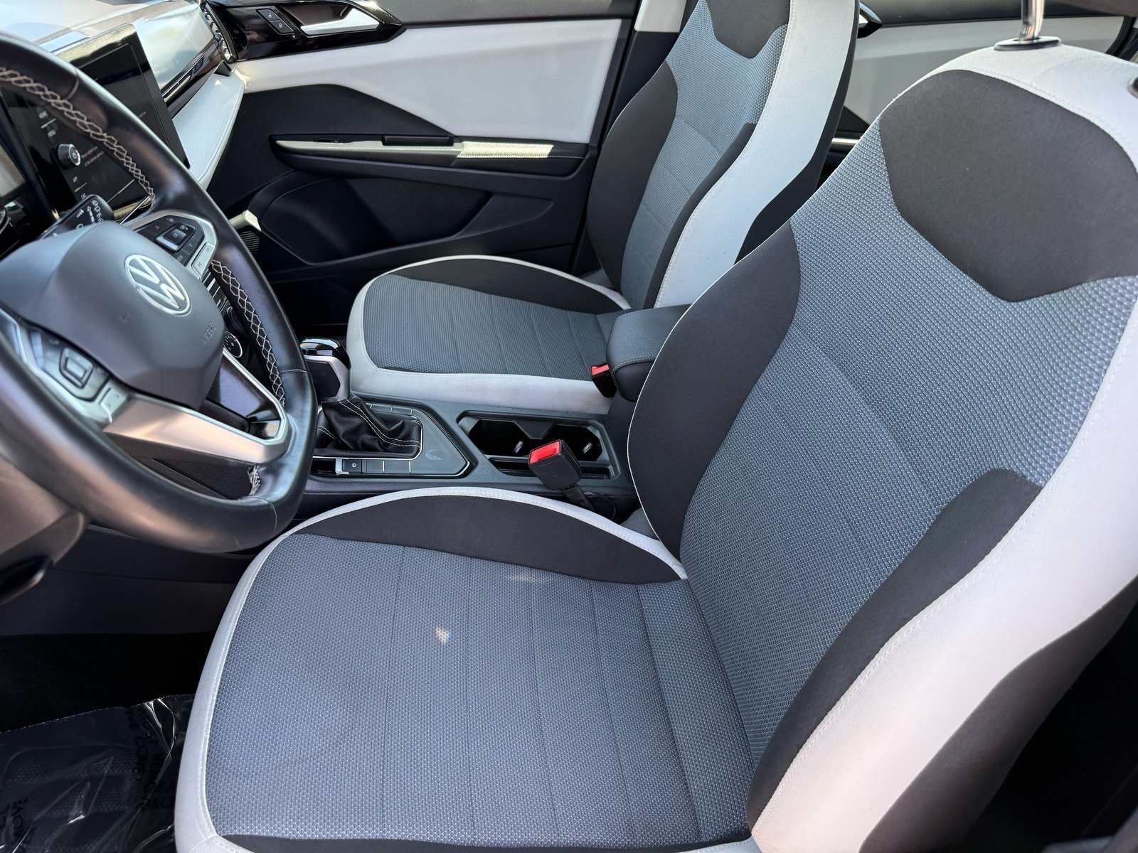 2025 Volkswagen Taos 1.5T S — photo 12 thumbnail