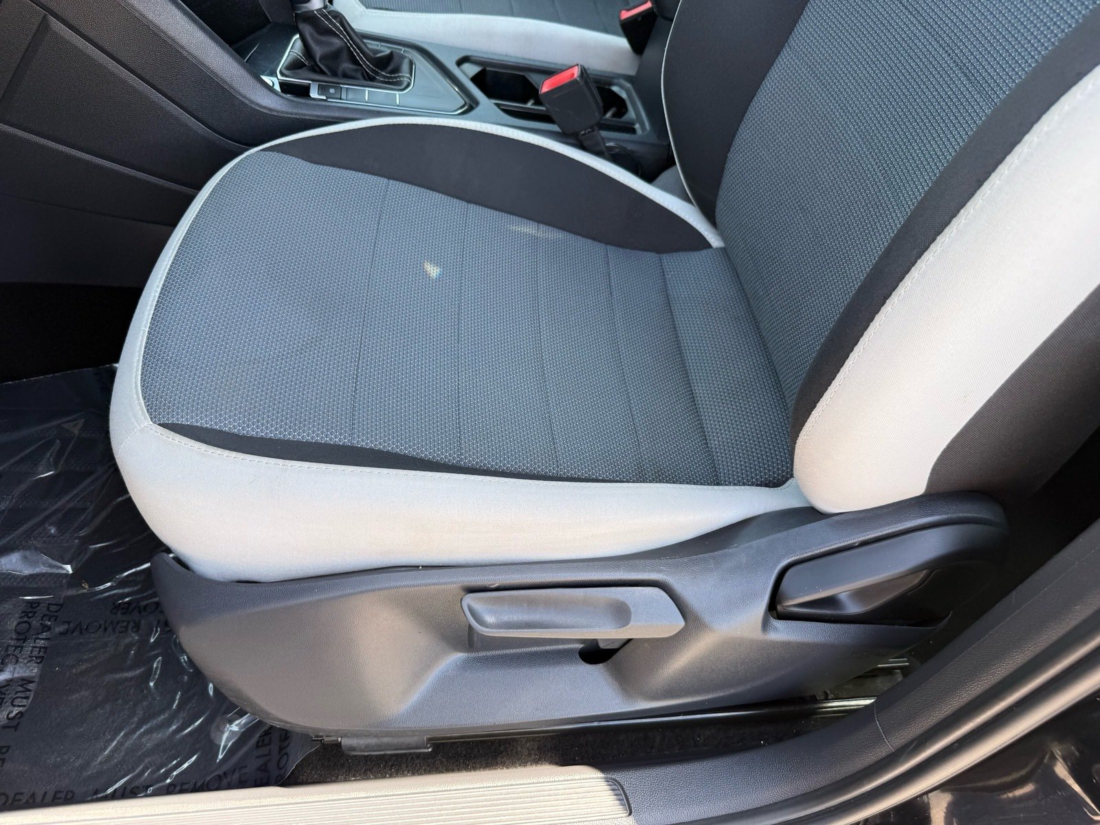 2025 Volkswagen Taos 1.5T S — photo 13 thumbnail