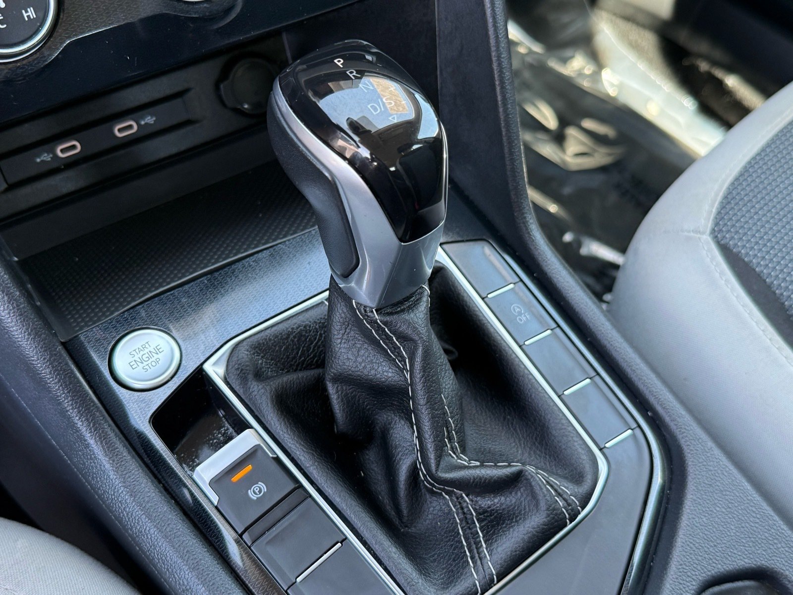 2025 Volkswagen Taos 1.5T S — photo 24 thumbnail