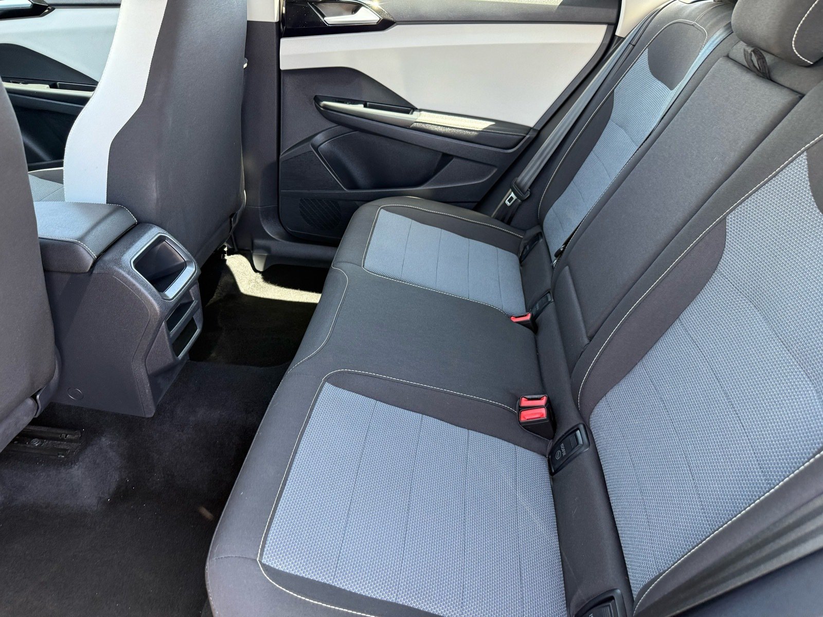 2025 Volkswagen Taos 1.5T S — photo 26 thumbnail