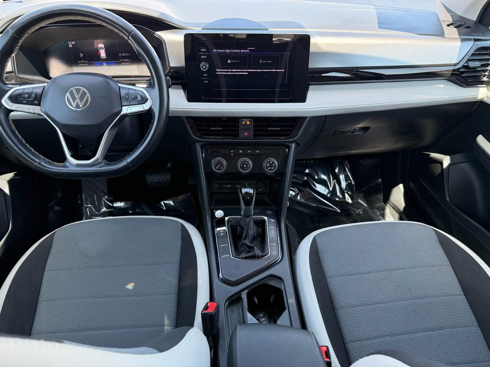 2025 Volkswagen Taos 1.5T S — photo 27 thumbnail