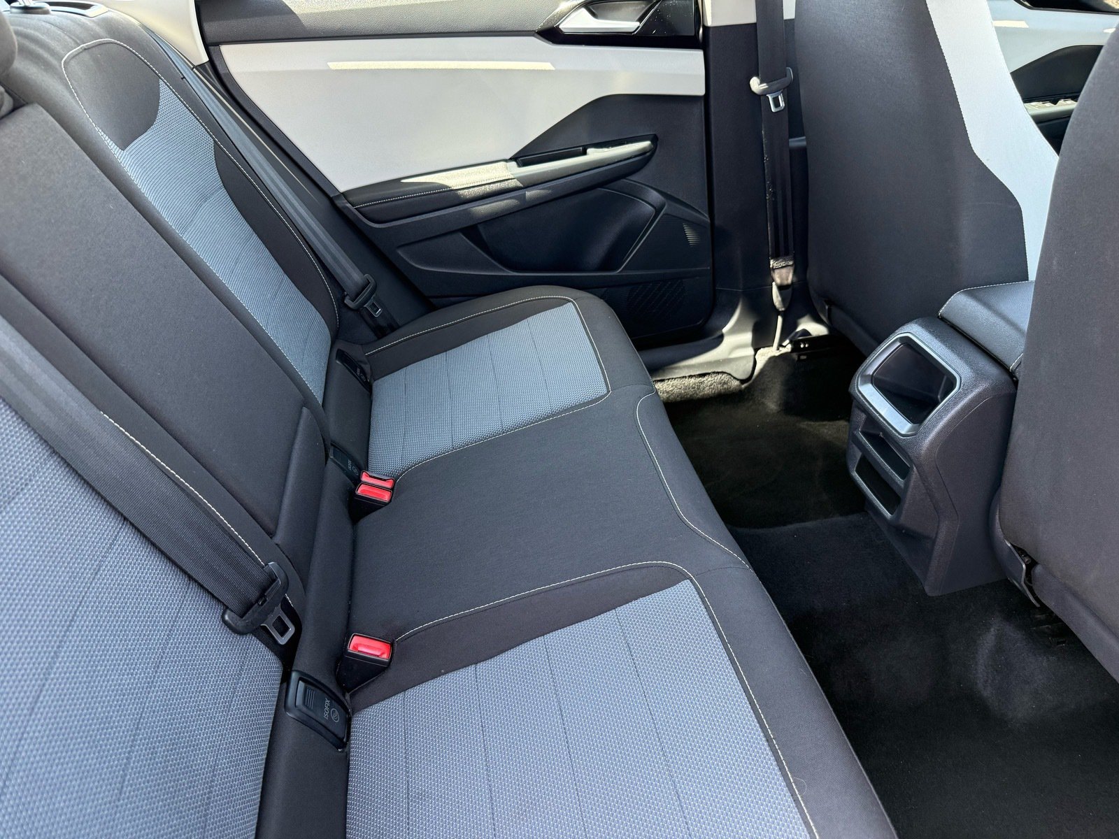 2025 Volkswagen Taos 1.5T S — photo 28 thumbnail