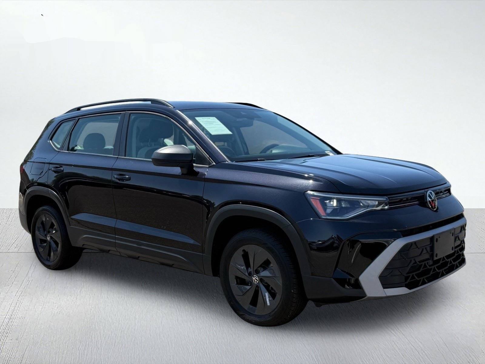2025 Volkswagen Taos 1.5T S — photo 9 thumbnail