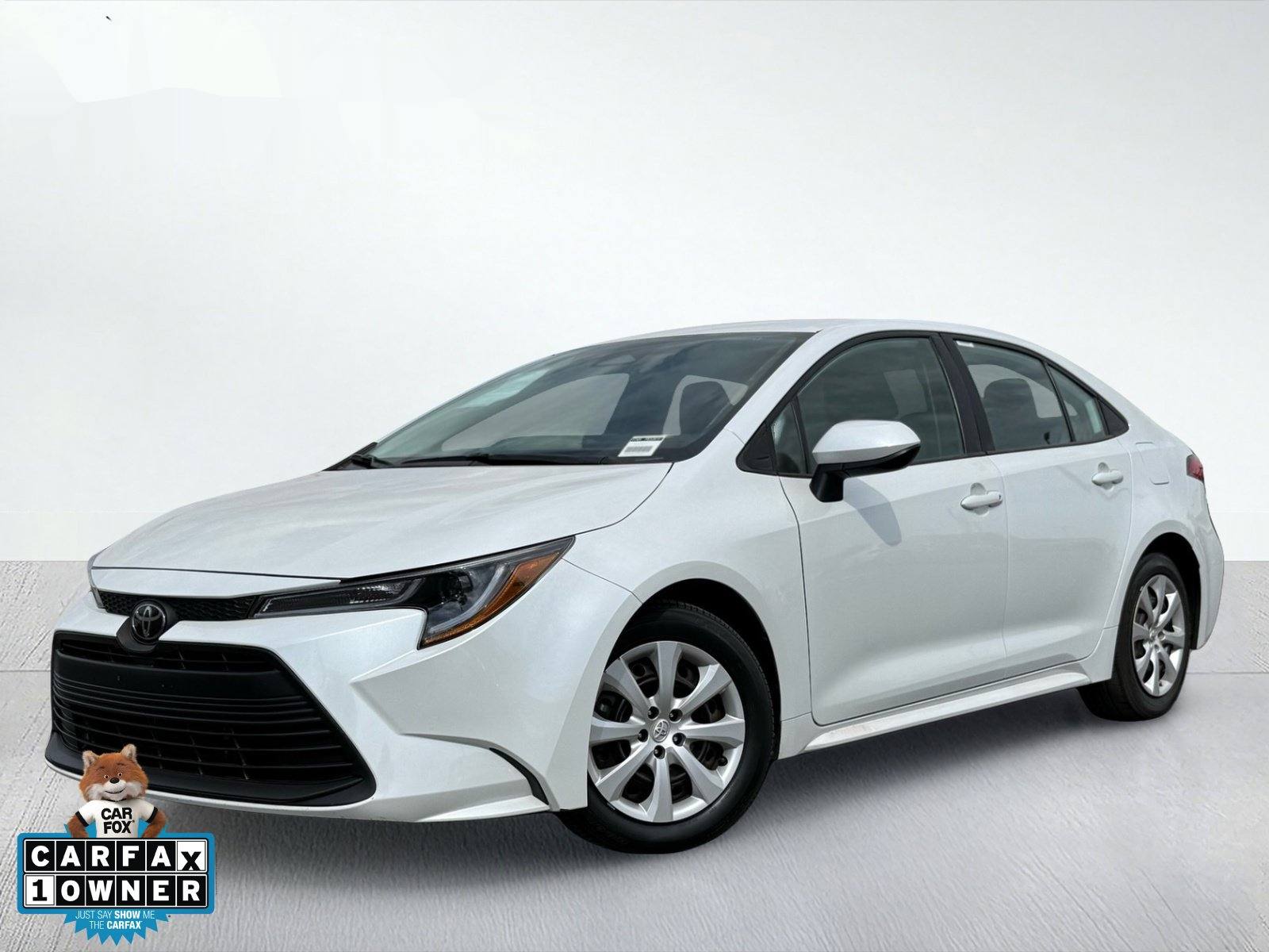 2025 Toyota Corolla LE — photo 1