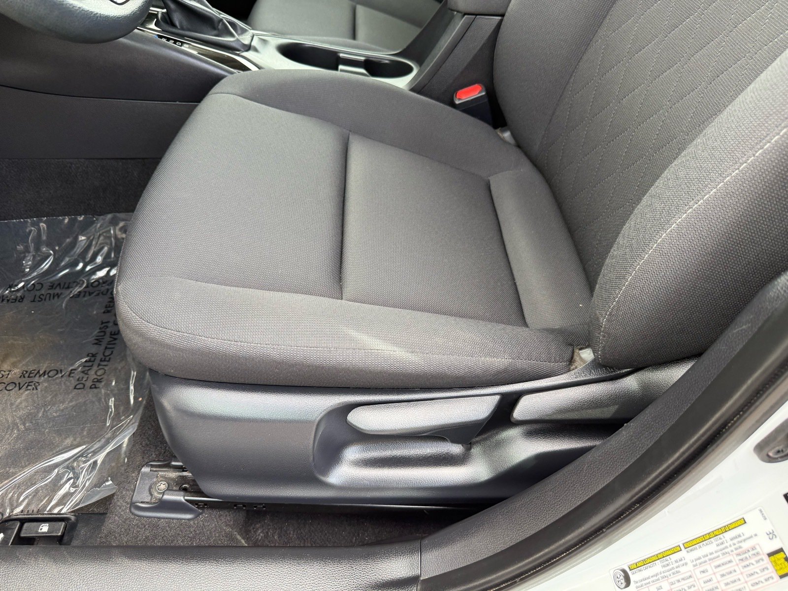 2025 Toyota Corolla LE — photo 13 thumbnail
