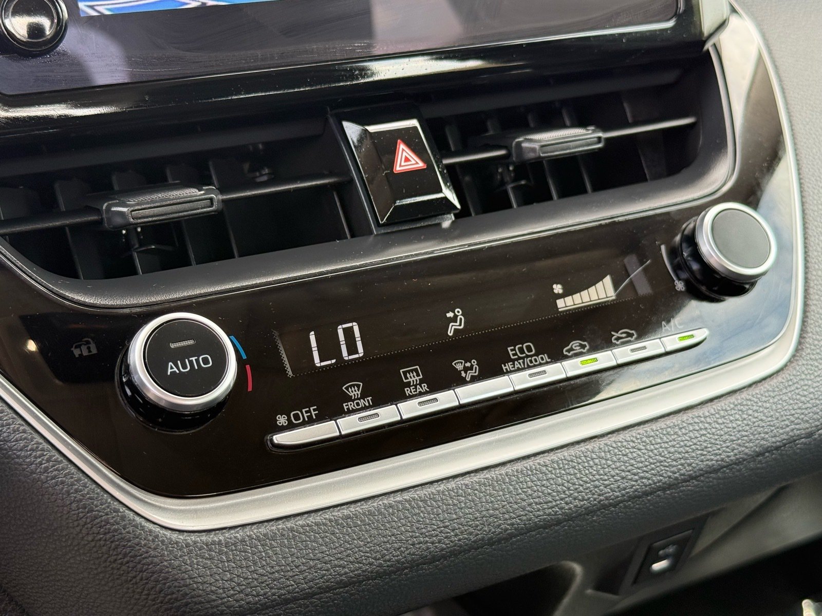 2025 Toyota Corolla LE — photo 22 thumbnail