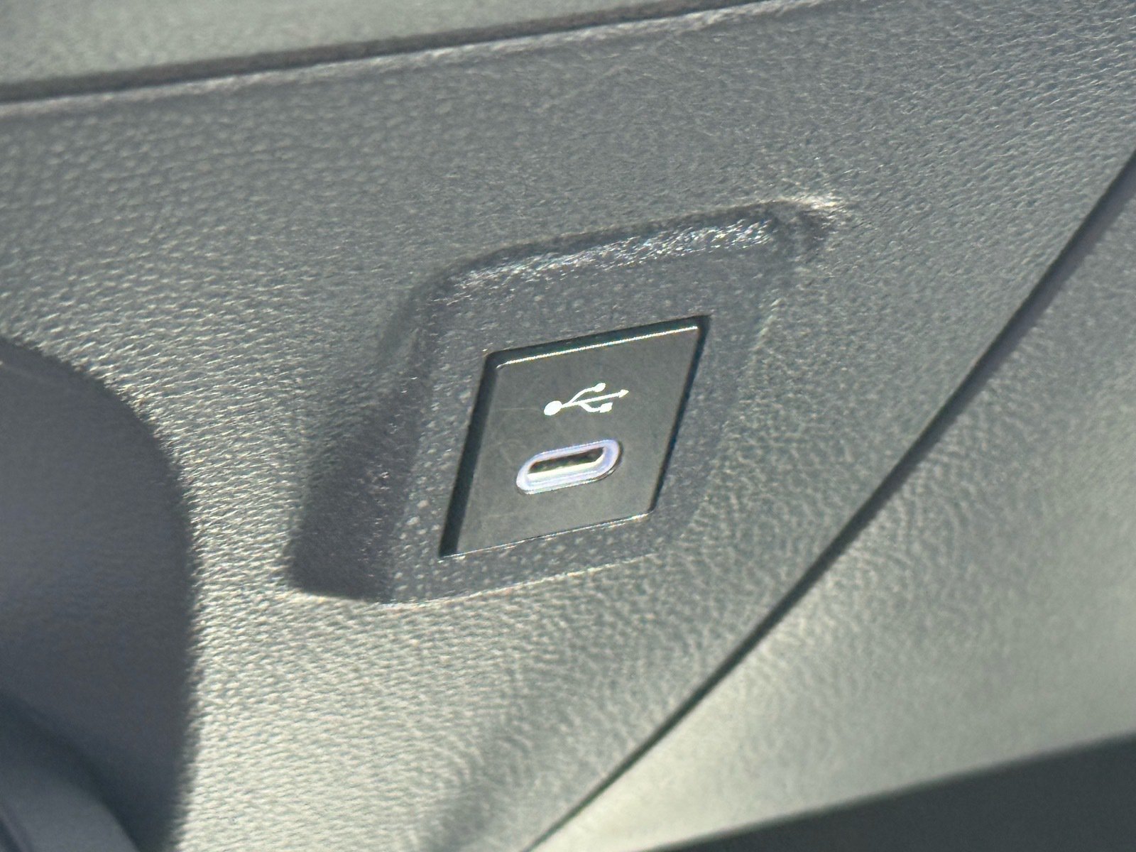 2025 Toyota Corolla LE — photo 23 thumbnail