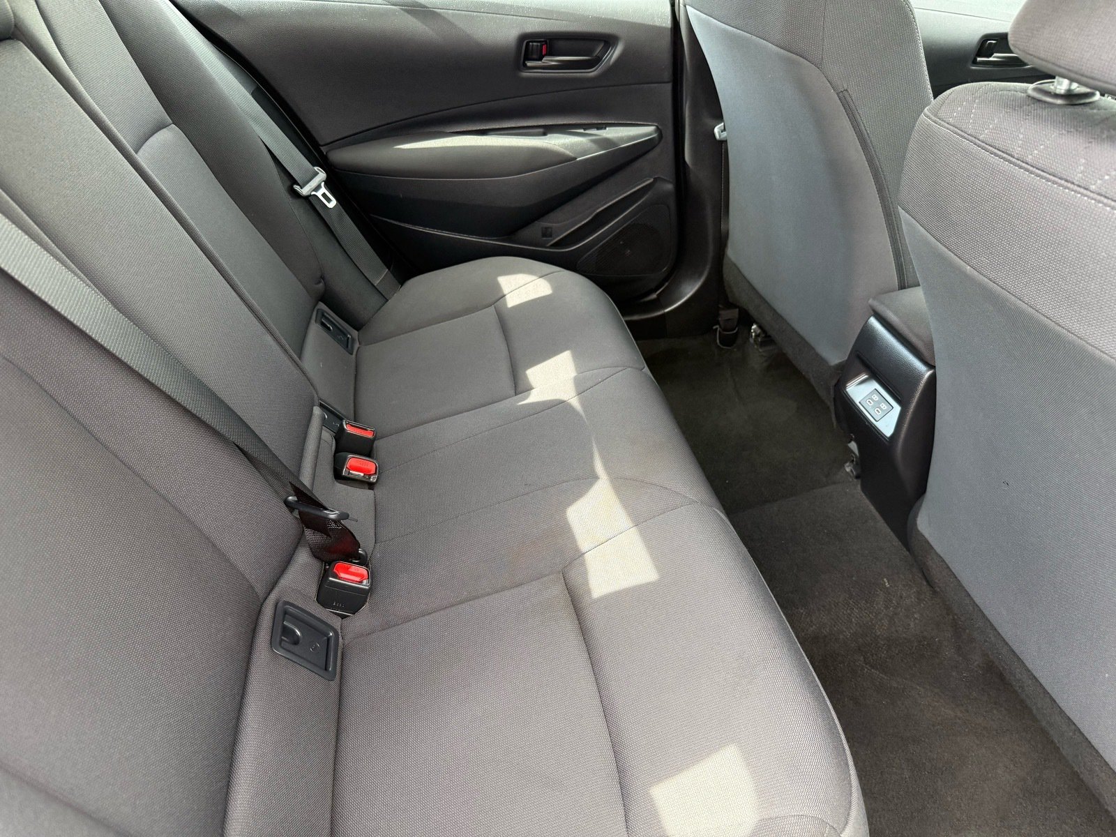 2025 Toyota Corolla LE — photo 27 thumbnail