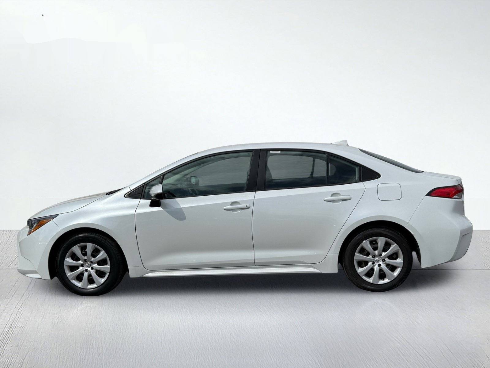 2025 Toyota Corolla LE — photo 3 thumbnail