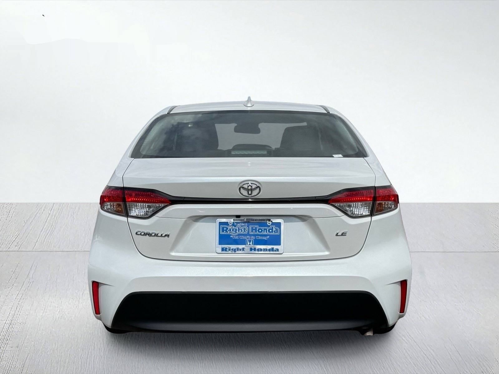 2025 Toyota Corolla LE — photo 6 thumbnail