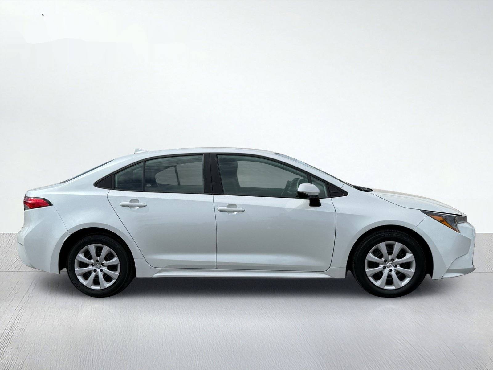 2025 Toyota Corolla LE — photo 8 thumbnail