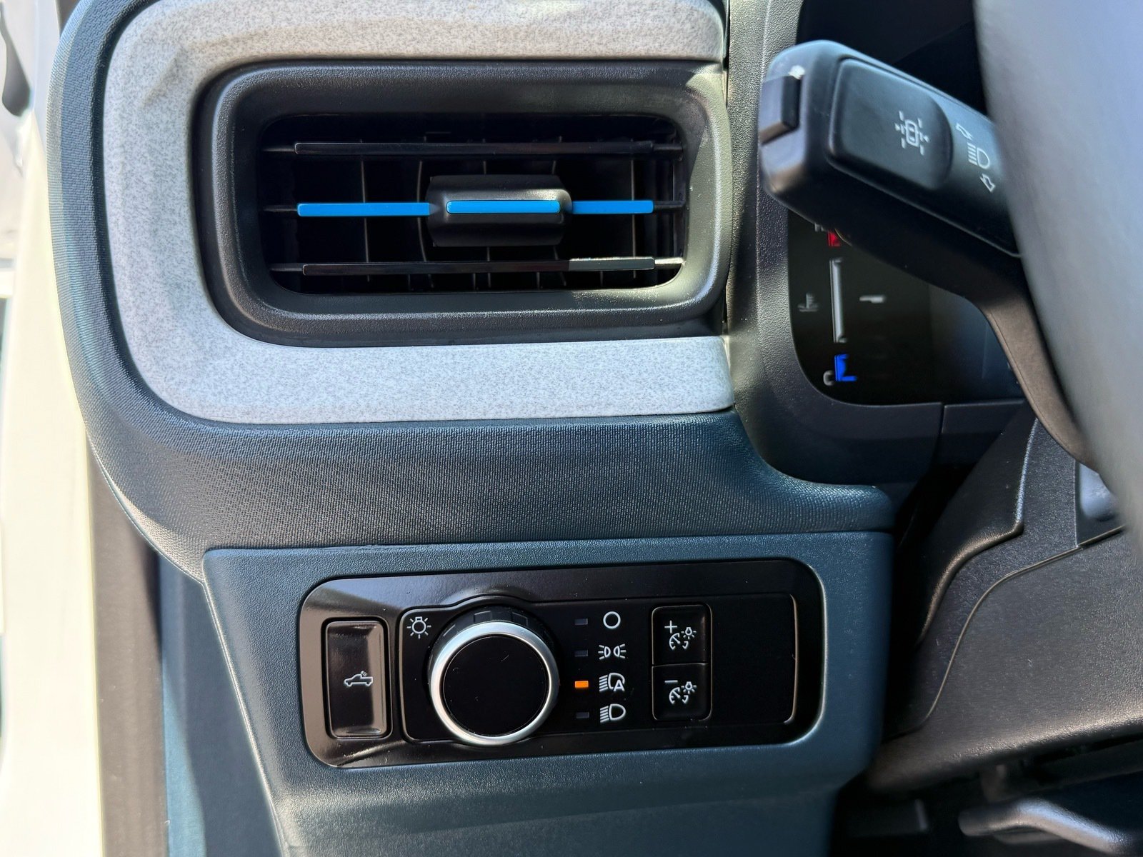 2026 Ford Maverick XLT — photo 14 thumbnail
