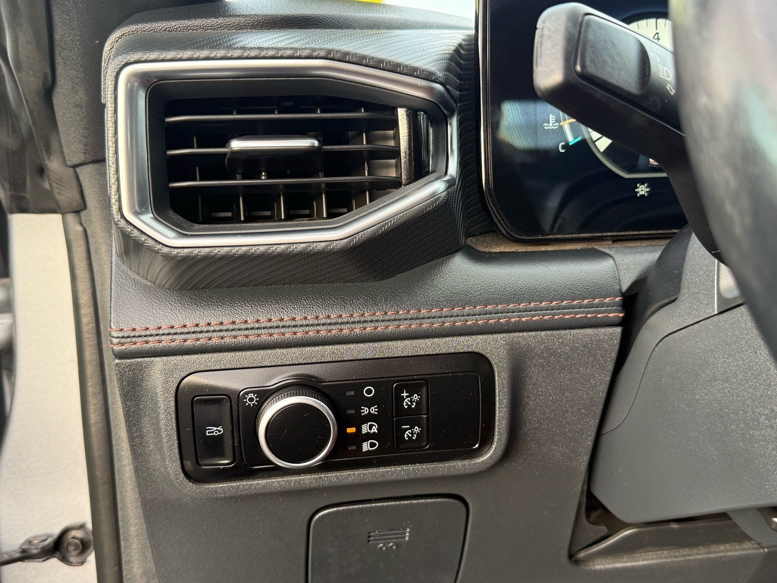 2024 Ford Mustang EcoBoost Premium — photo 14 thumbnail