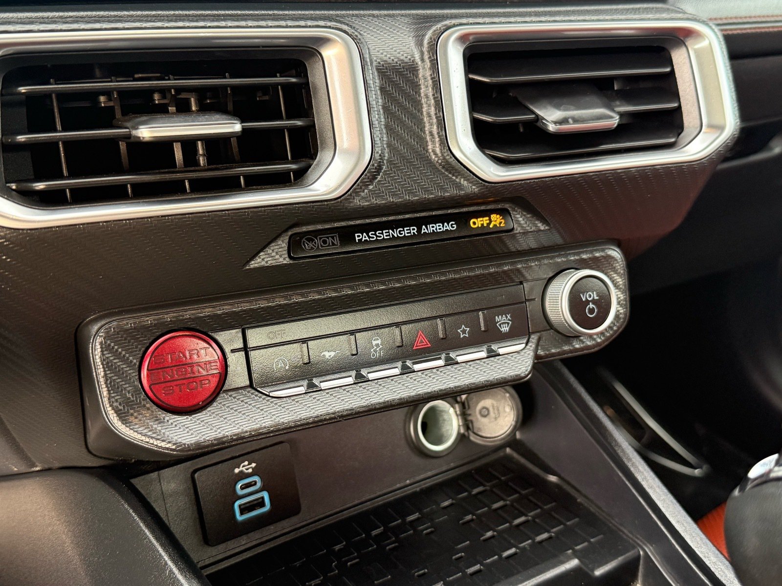2024 Ford Mustang EcoBoost Premium — photo 22 thumbnail