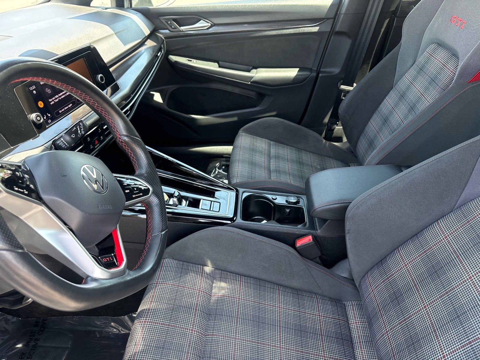 2024 Volkswagen Golf GTI 2.0T S — photo 12 thumbnail