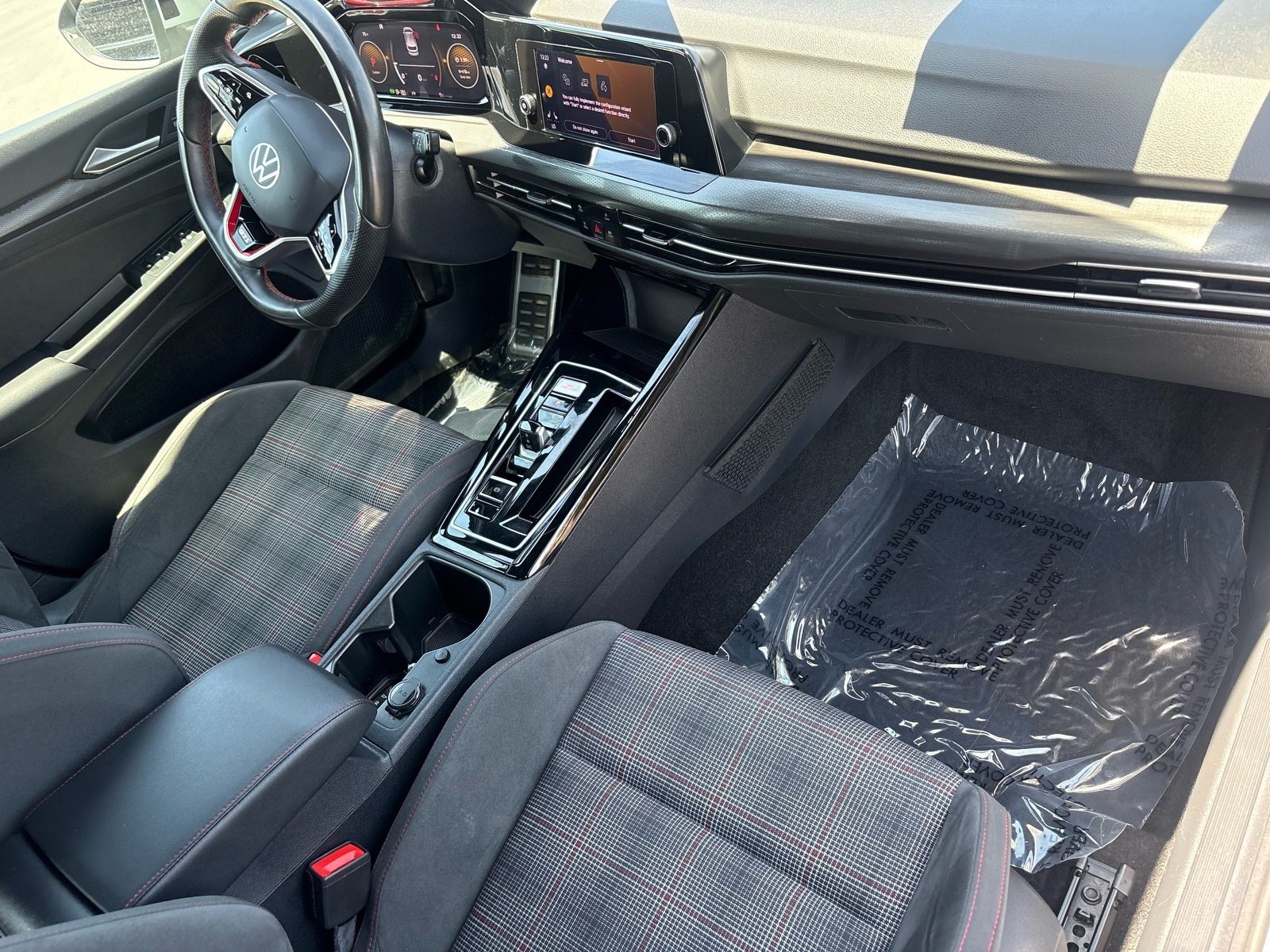 2024 Volkswagen Golf GTI 2.0T S — photo 14 thumbnail