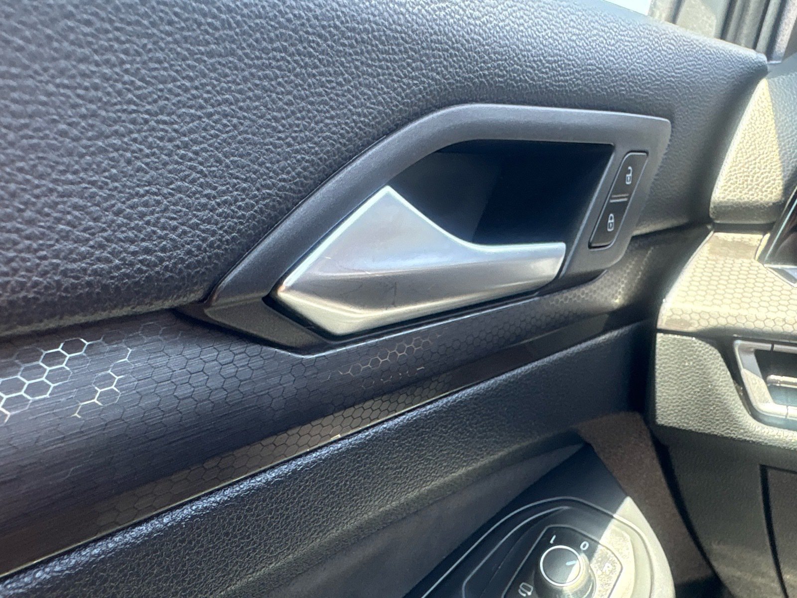 2024 Volkswagen Golf GTI 2.0T S — photo 18 thumbnail