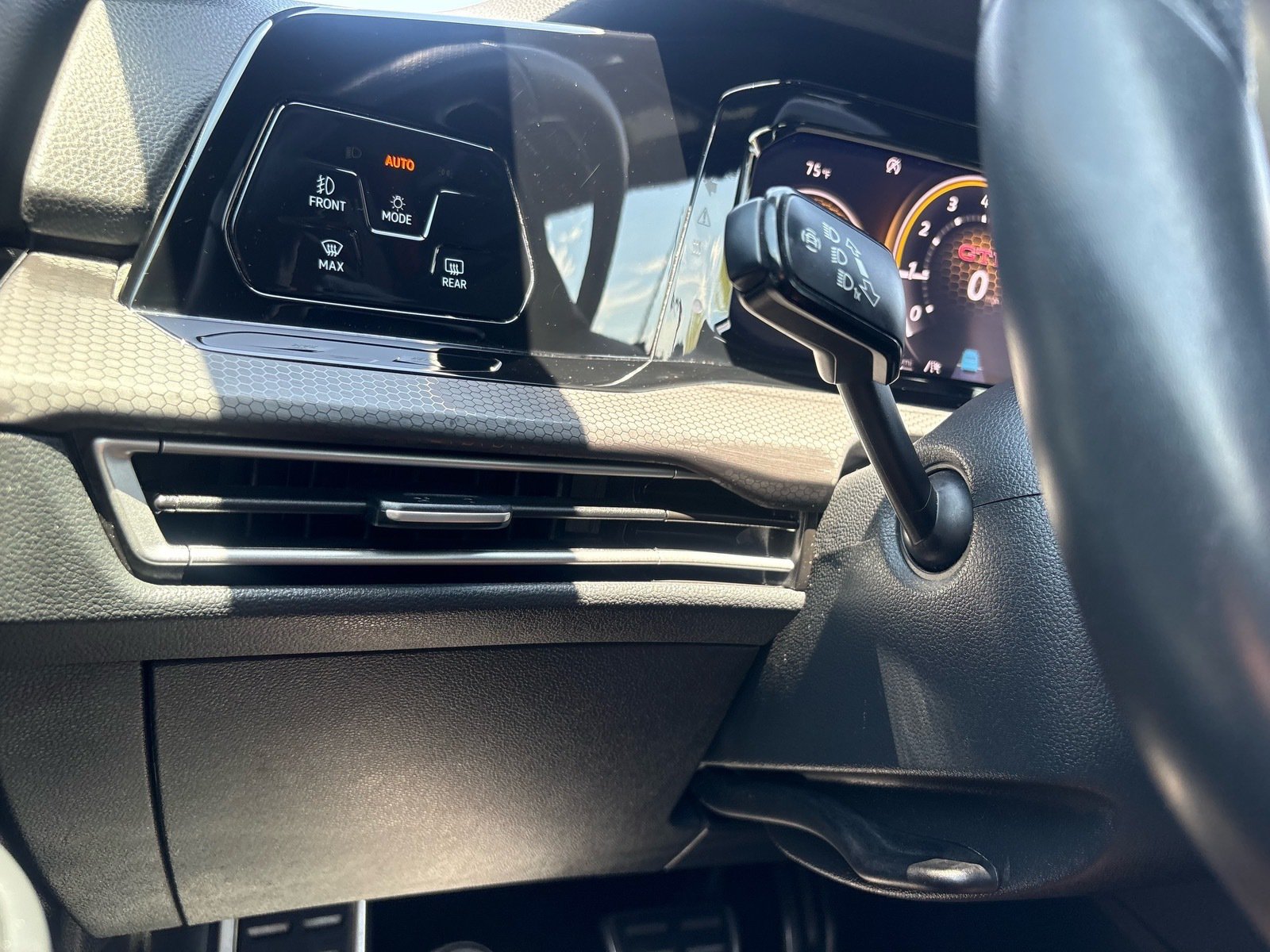 2024 Volkswagen Golf GTI 2.0T S — photo 19 thumbnail