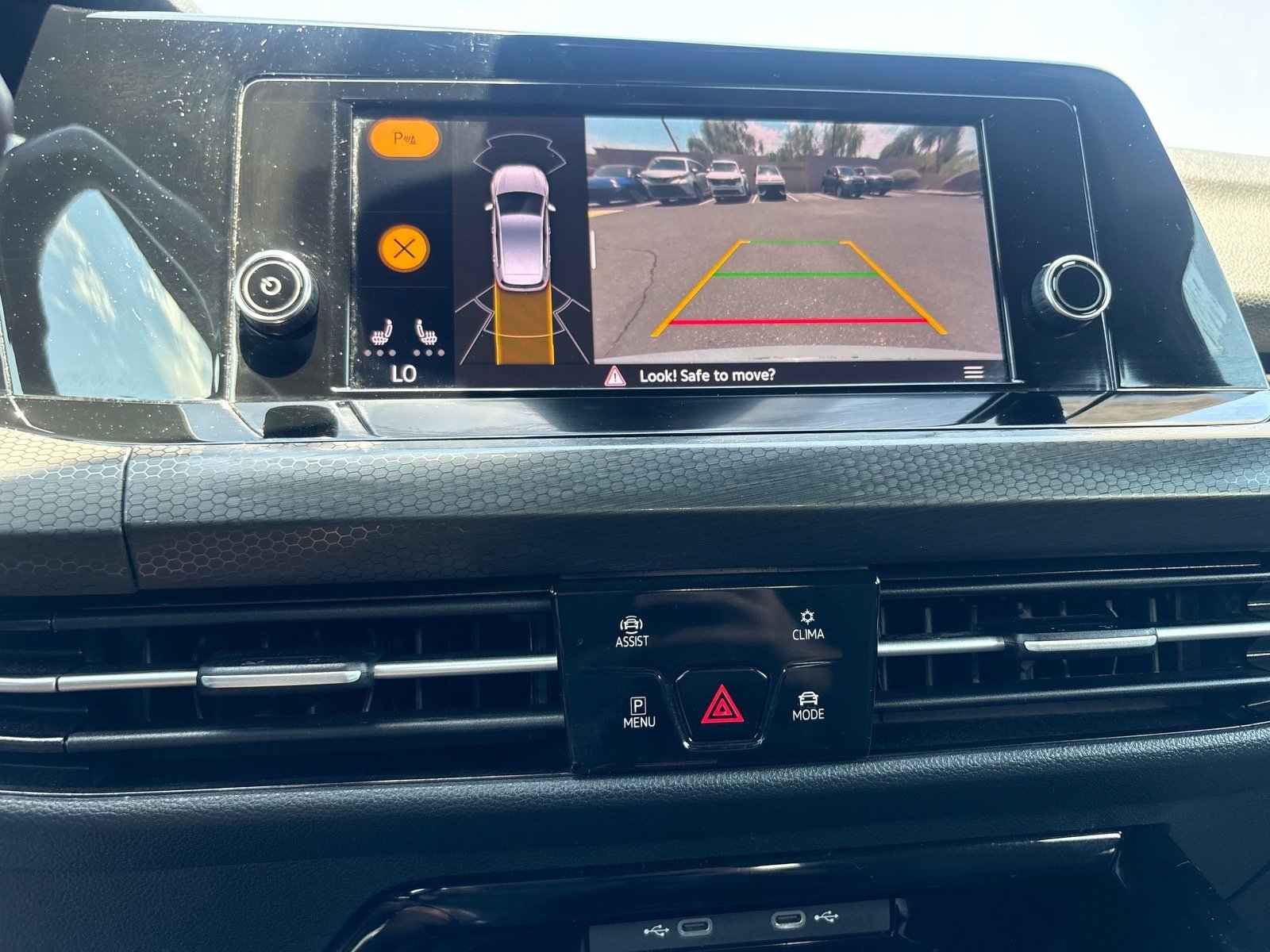 2024 Volkswagen Golf GTI 2.0T S — photo 26 thumbnail