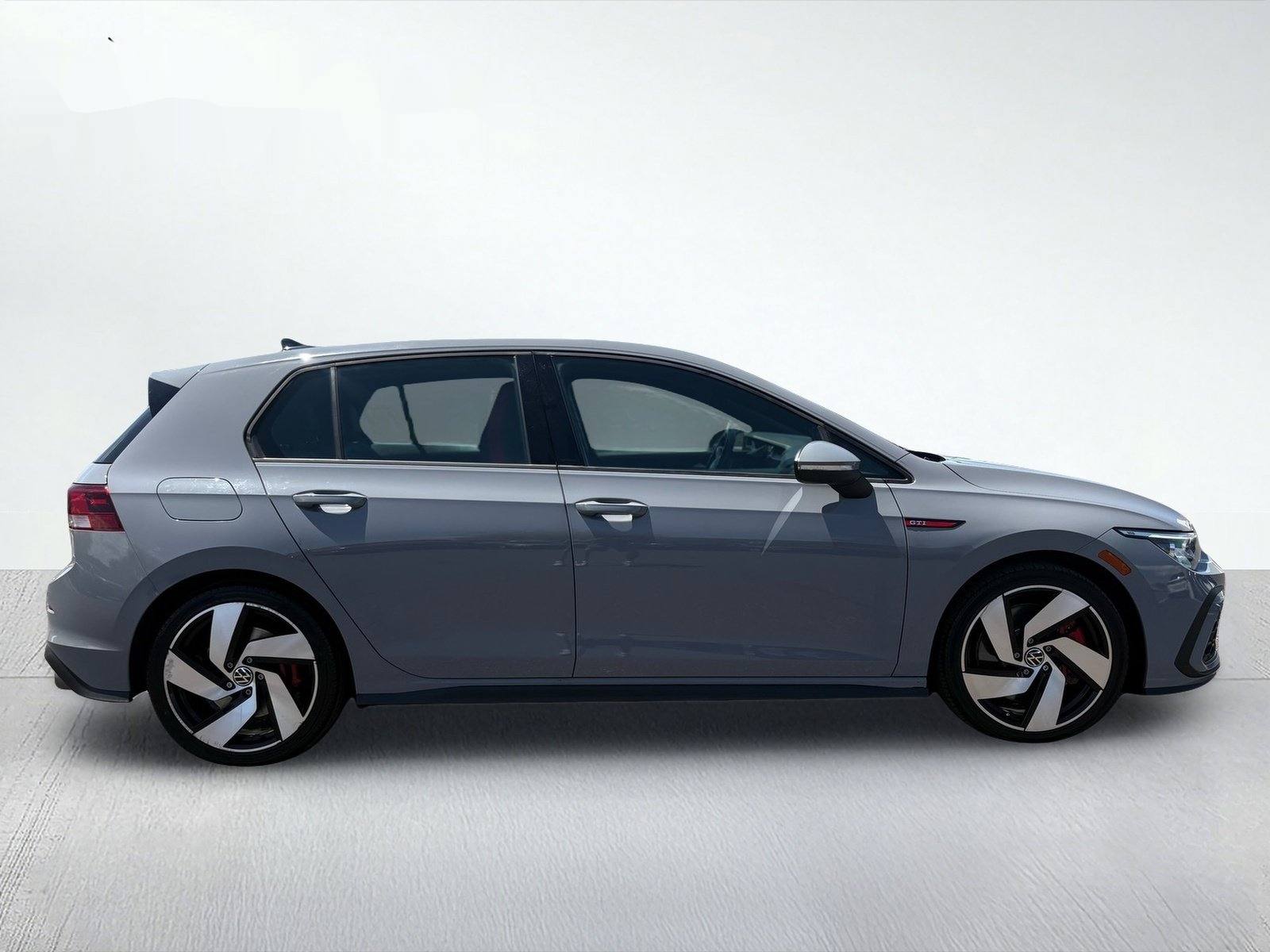 2024 Volkswagen Golf GTI 2.0T S — photo 7 thumbnail