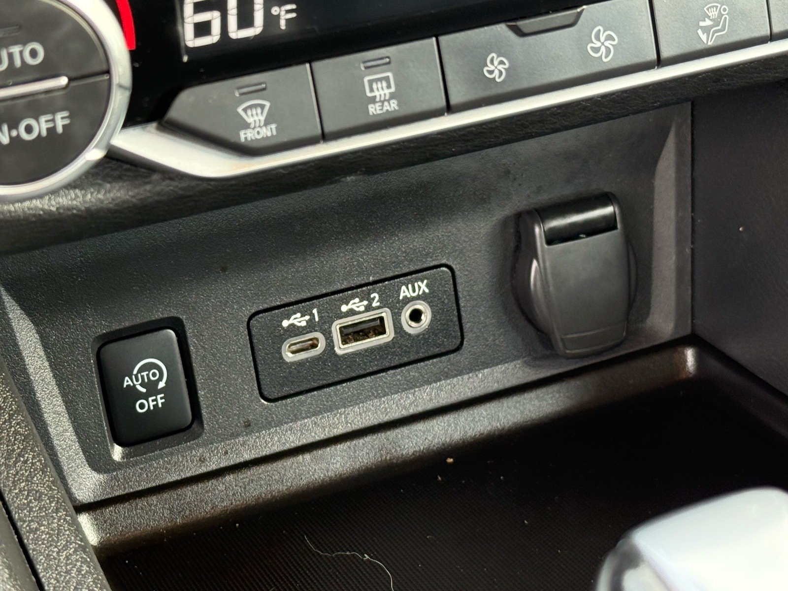 2025 Nissan Sentra SR — photo 22 thumbnail