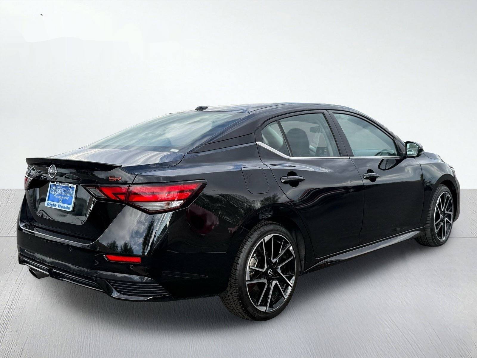 2025 Nissan Sentra SR — photo 6 thumbnail