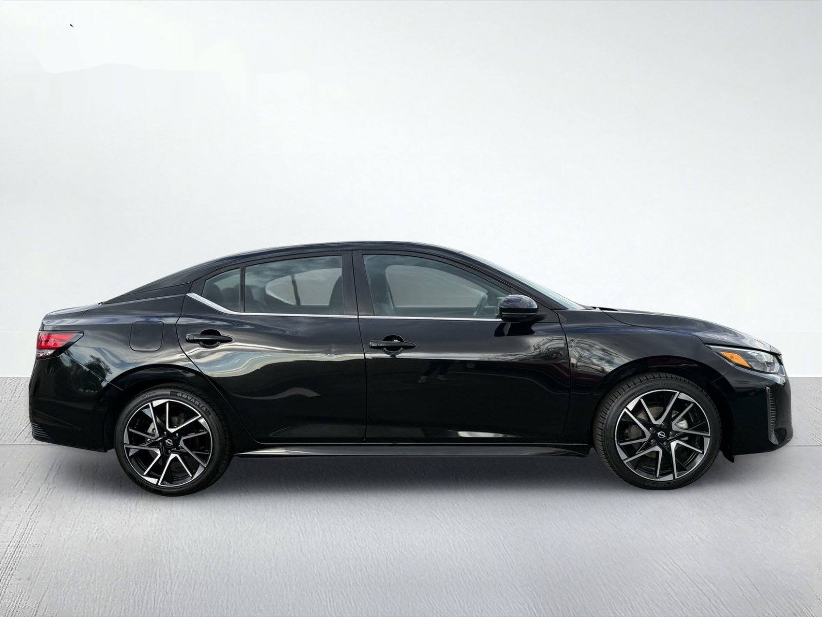2025 Nissan Sentra SR — photo 7 thumbnail