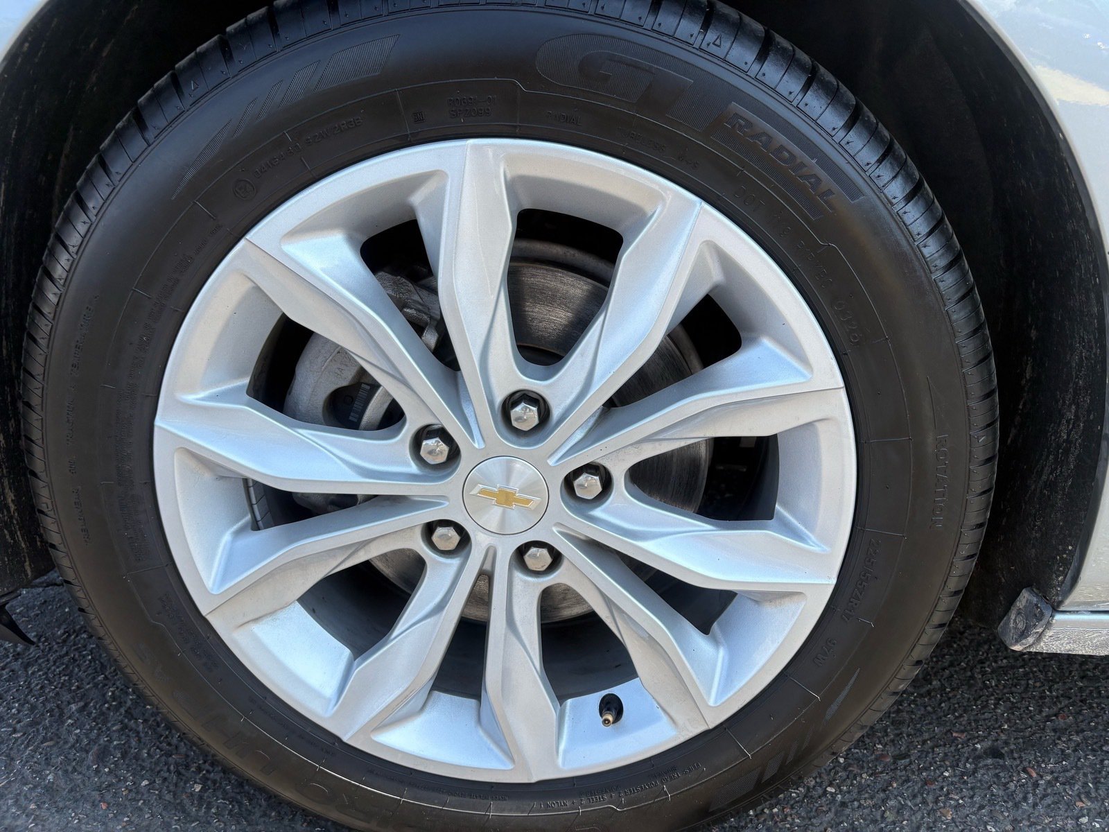 2024 Chevrolet Malibu LT — photo 10 thumbnail