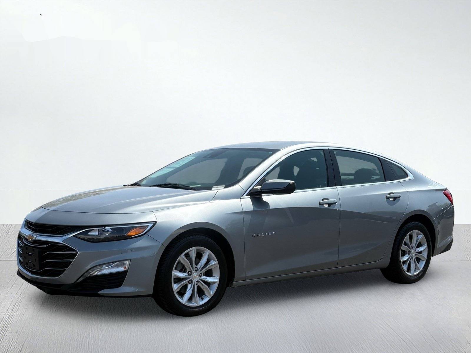 2024 Chevrolet Malibu LT — photo 2 thumbnail