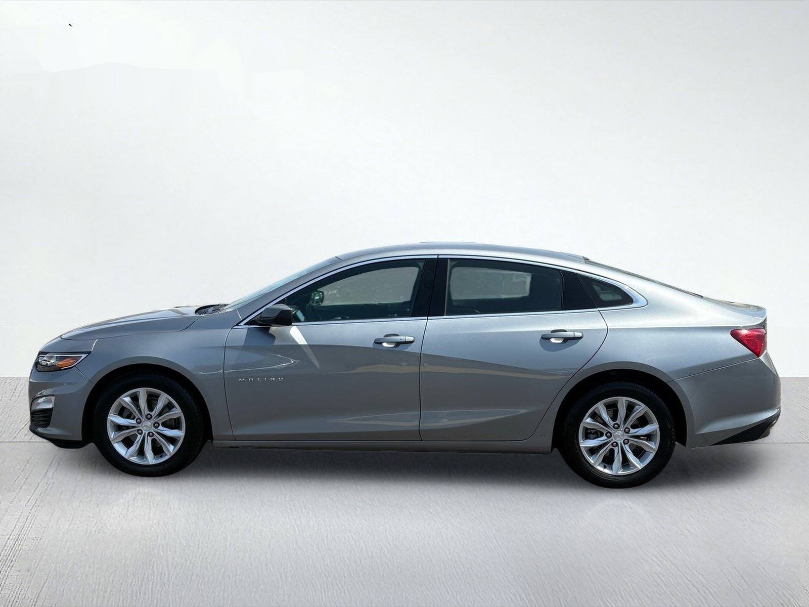 2024 Chevrolet Malibu LT — photo 3 thumbnail