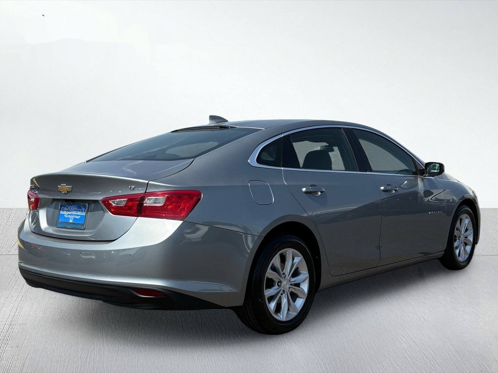 2024 Chevrolet Malibu LT — photo 6 thumbnail