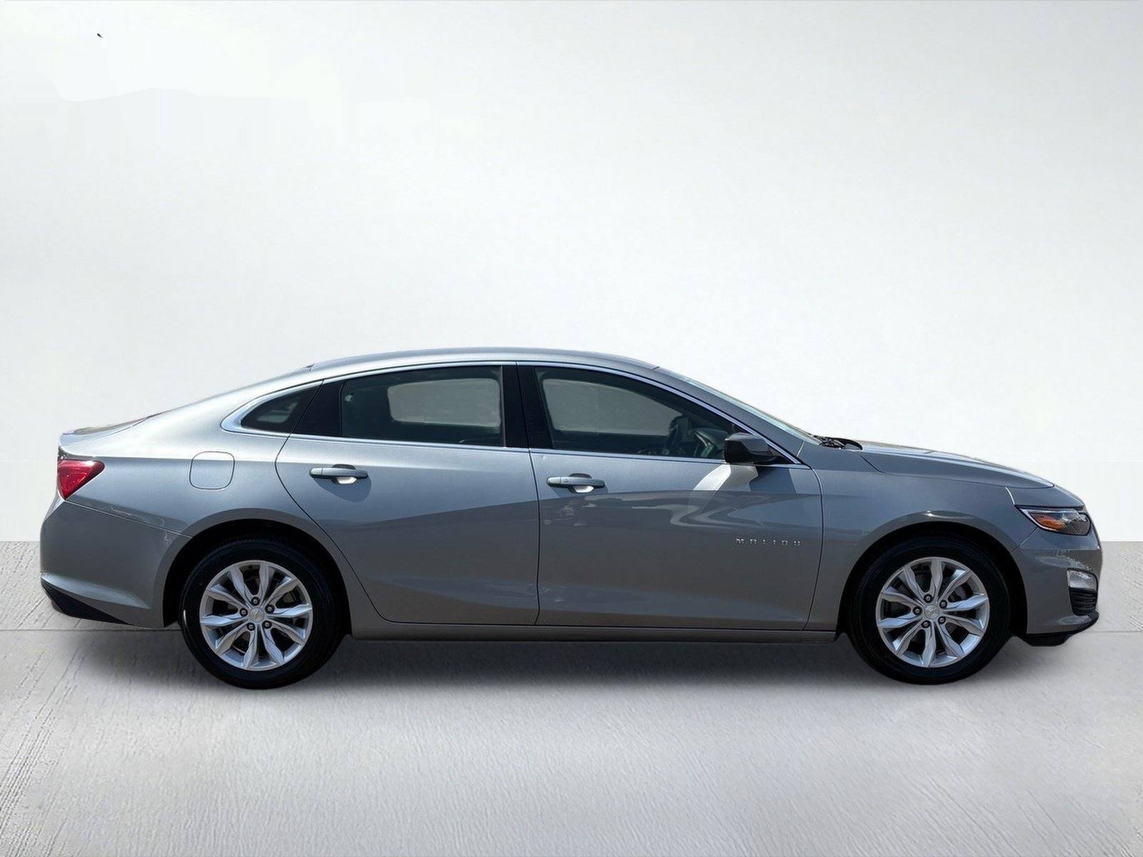 2024 Chevrolet Malibu LT — photo 7 thumbnail
