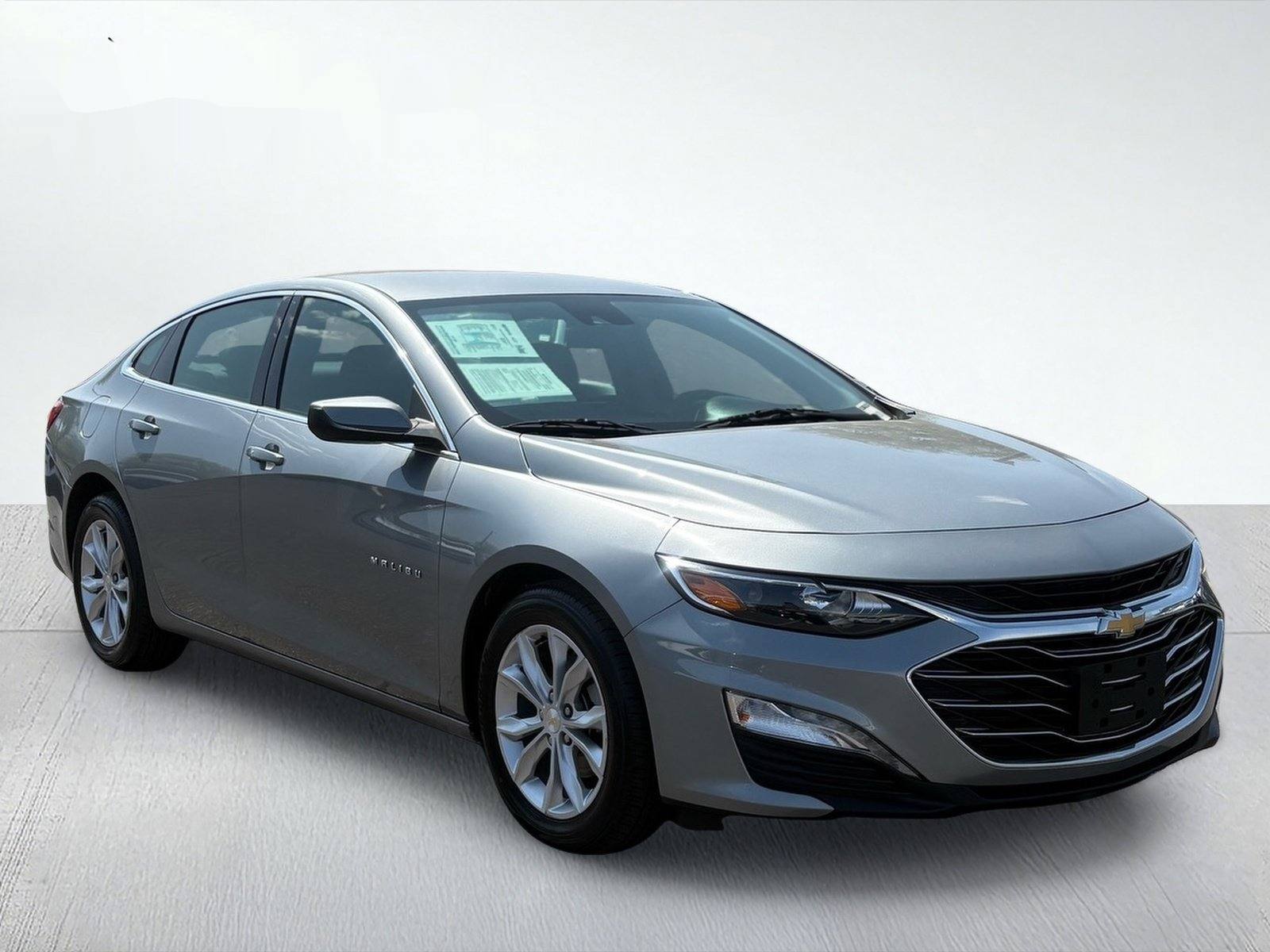2024 Chevrolet Malibu LT — photo 8 thumbnail
