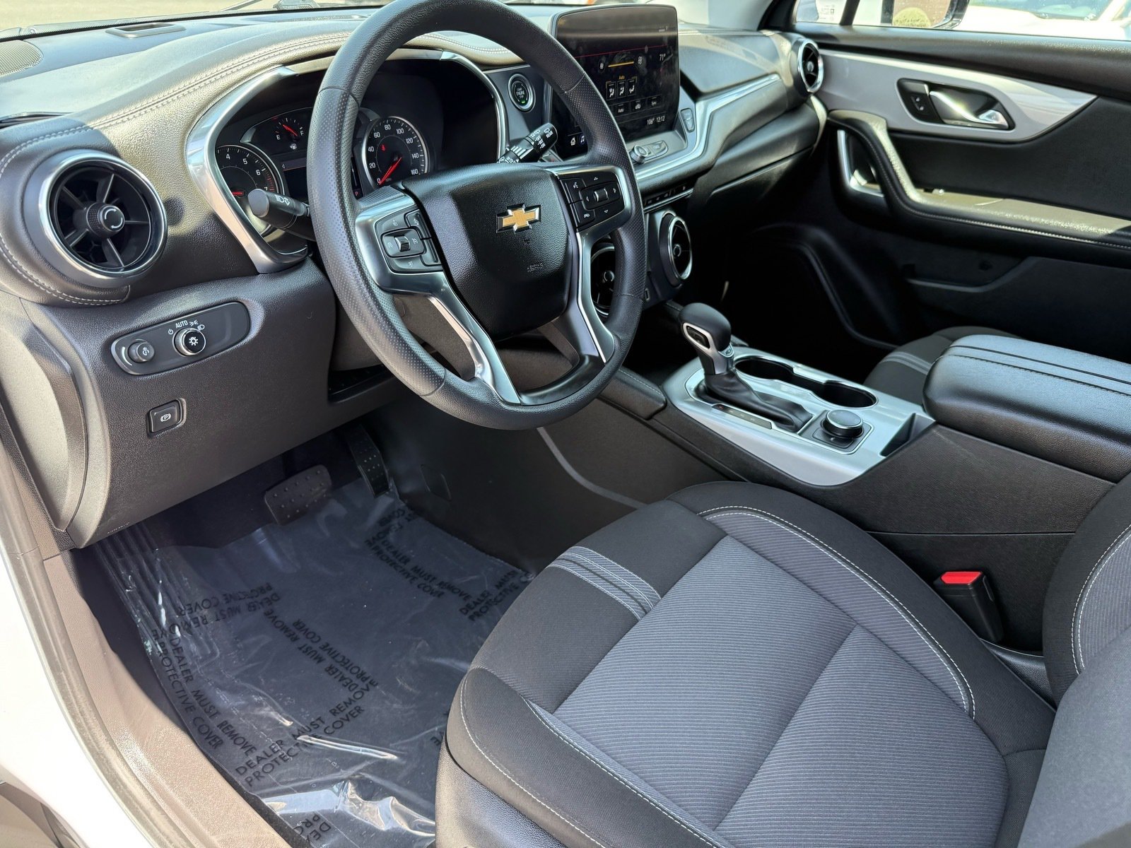2025 Chevrolet Blazer LT — photo 11 thumbnail