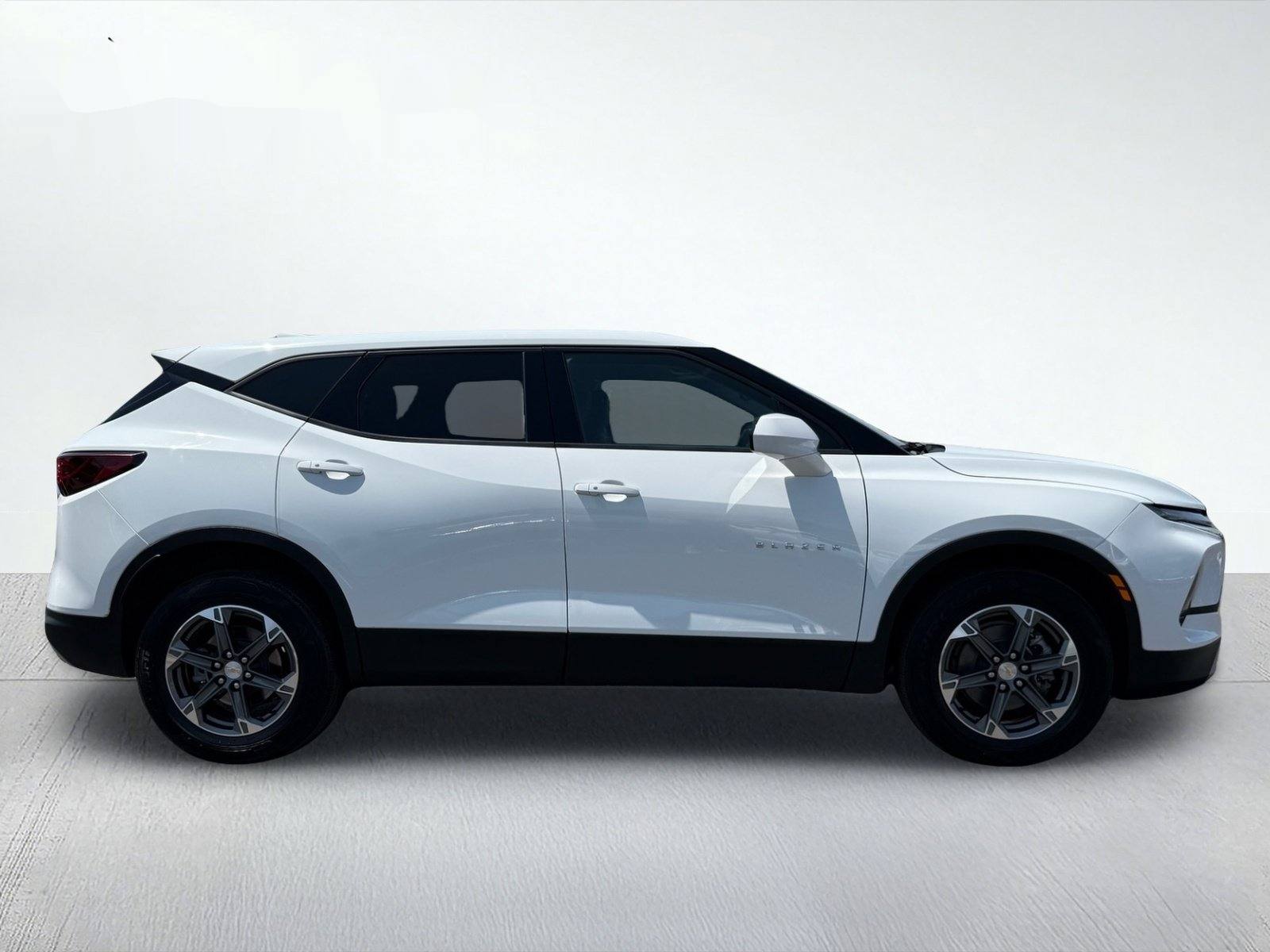 2025 Chevrolet Blazer LT — photo 8 thumbnail