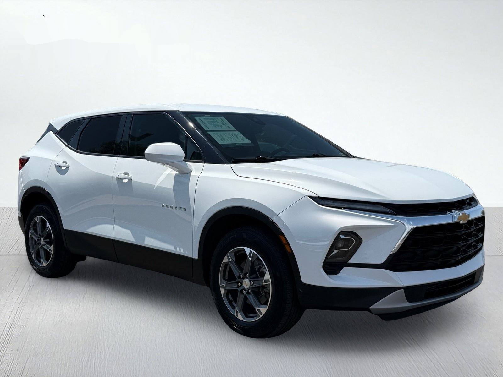 2025 Chevrolet Blazer LT — photo 9 thumbnail