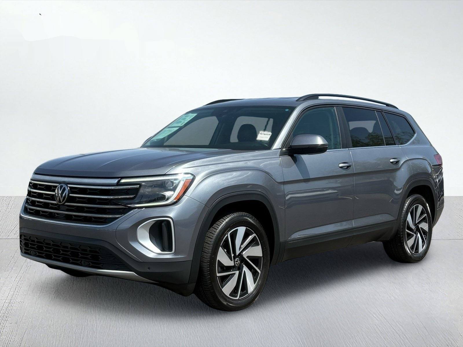 2025 Volkswagen Atlas 2.0T SE w/Technology — photo 2 thumbnail