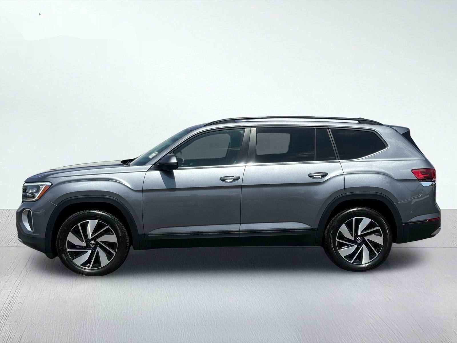 2025 Volkswagen Atlas 2.0T SE w/Technology — photo 3 thumbnail