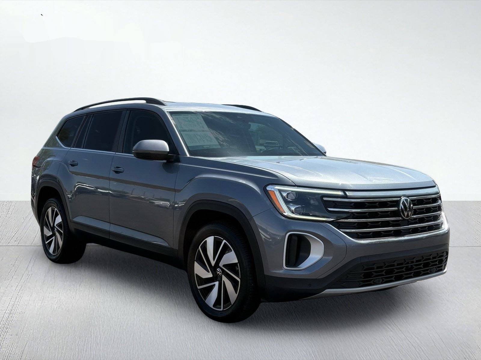 2025 Volkswagen Atlas 2.0T SE w/Technology — photo 8 thumbnail