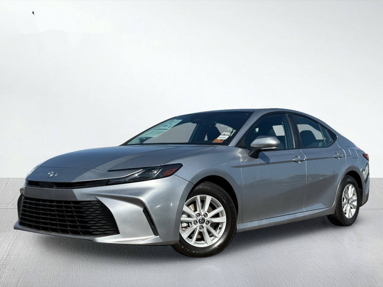 2025 Toyota Camry LE — photo 2 thumbnail